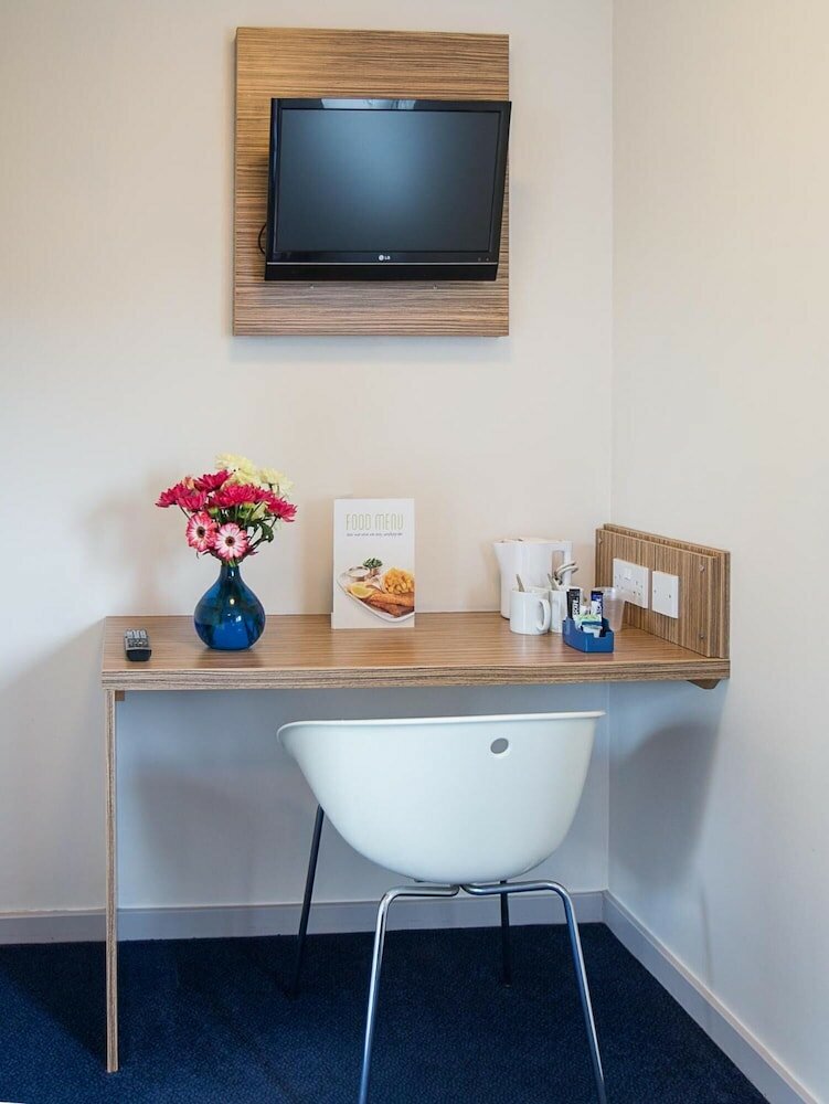 Фото Redwings Lodge Wolverhampton