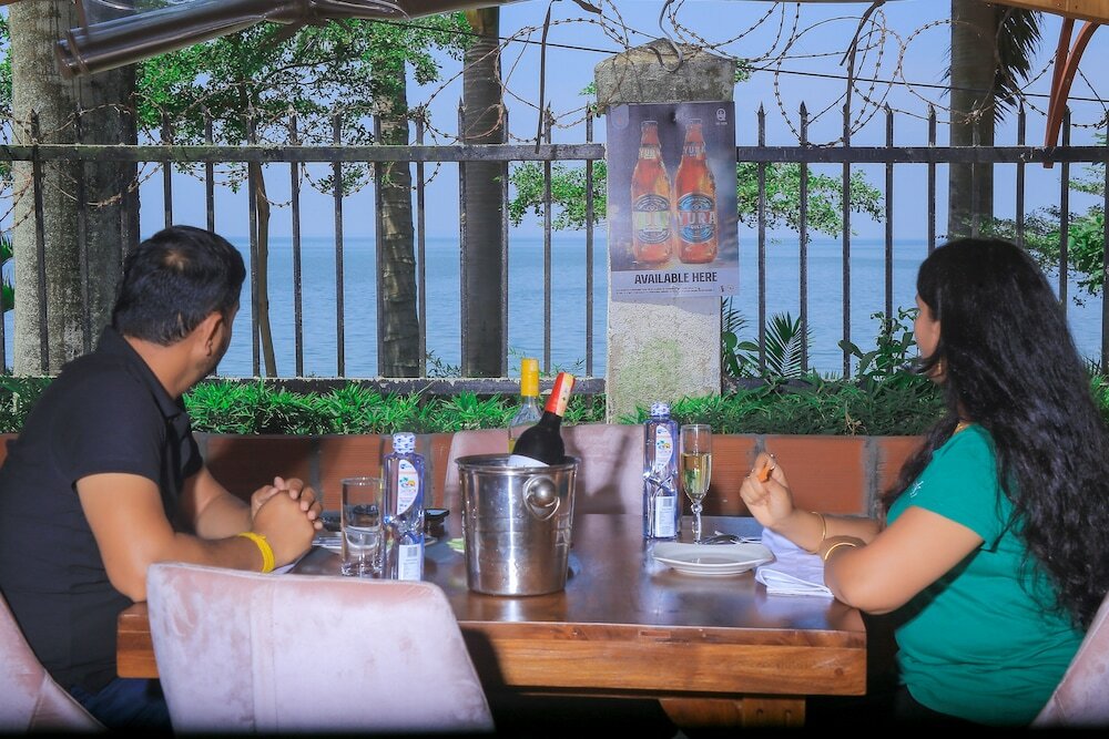 Фото Saffron Beach Bistro & Cottages