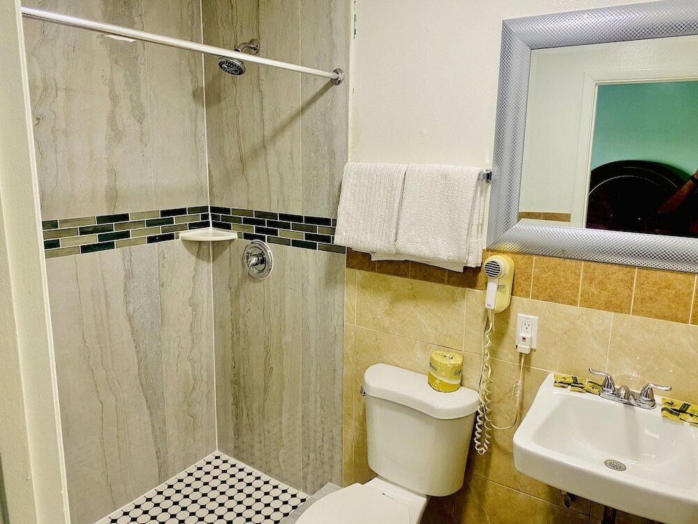 Фото A Fisher's Inn Motel