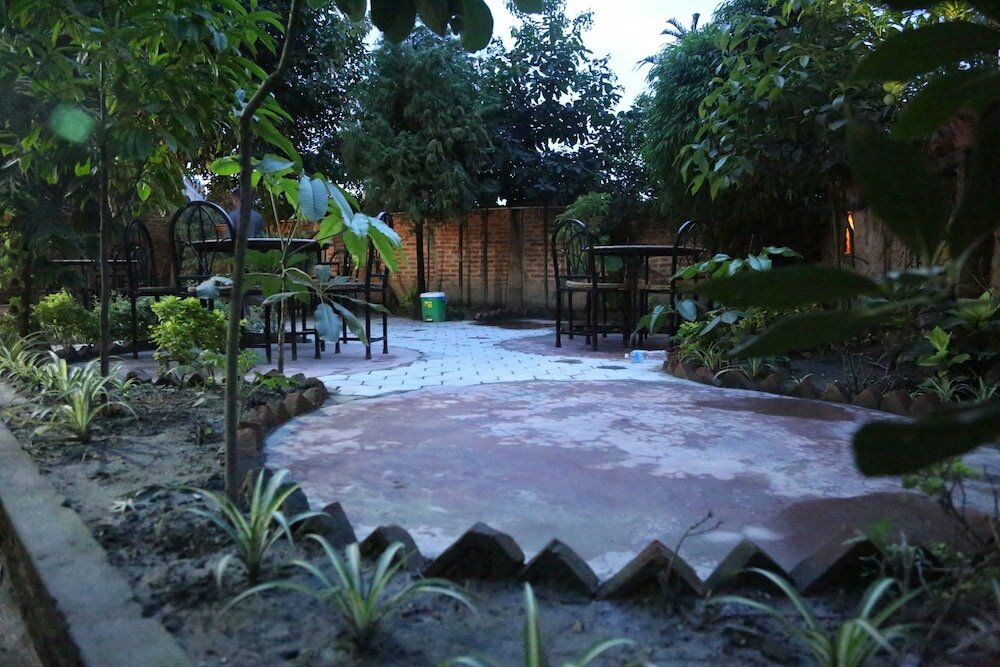 Фото Hotel Holy Temple Tree & Chautari Cafe