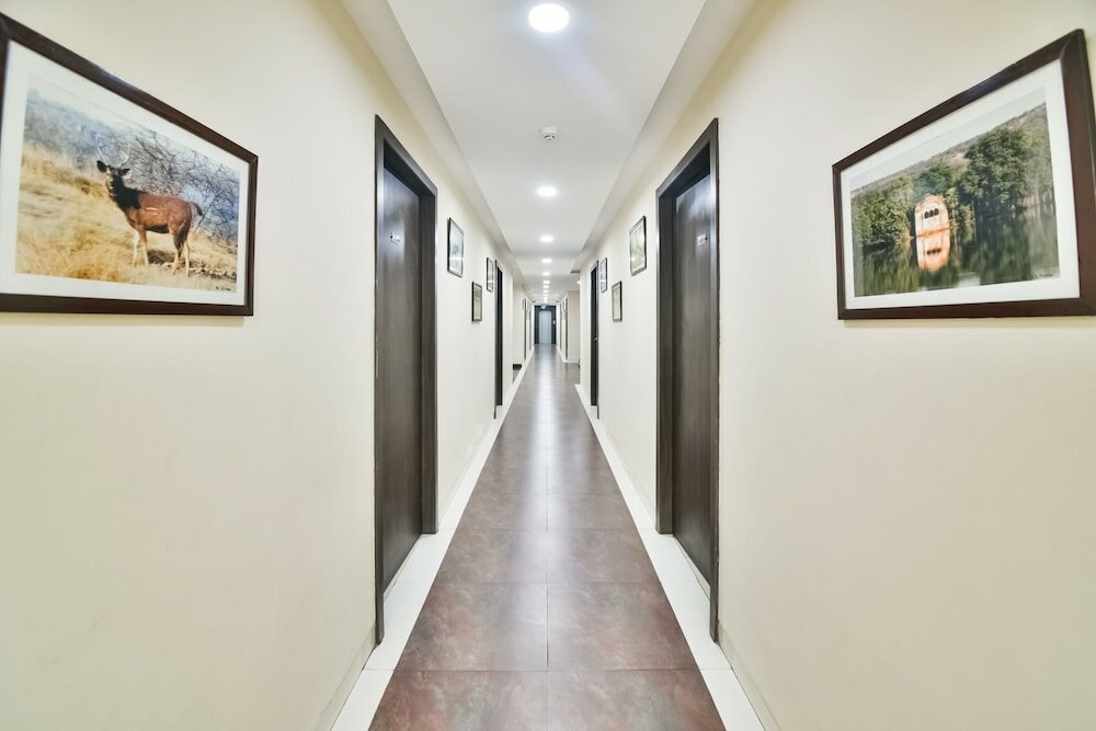 Фото Hotel Flowers Inn