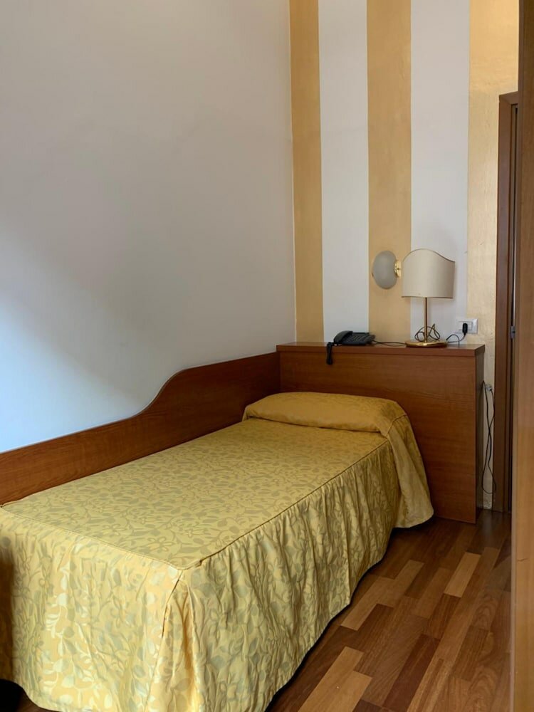 Фото Hotel Bogart 2