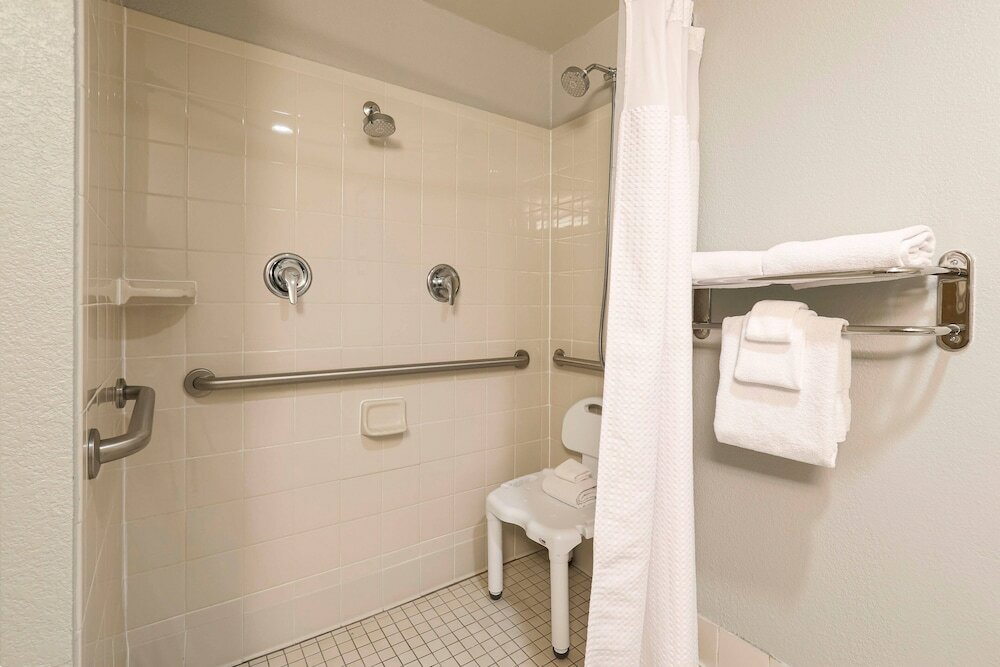 Фото Courtyard by Marriott Austin Airport