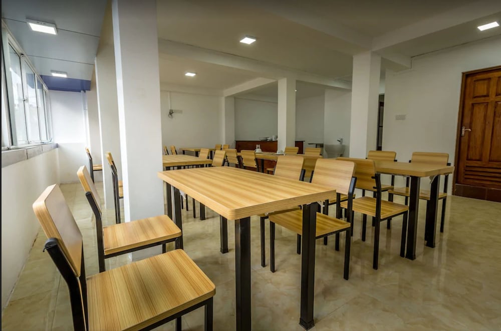 Фото Metro Port City Hotel