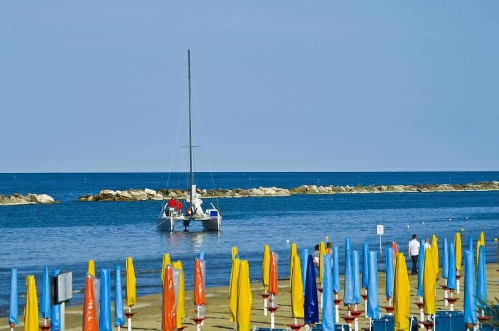 Фото Hotel Plaza