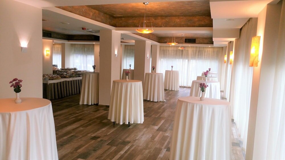 Фото Golden Tulip Varna