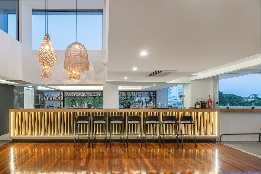 Фото Napa Mermaid Hotel & Suites