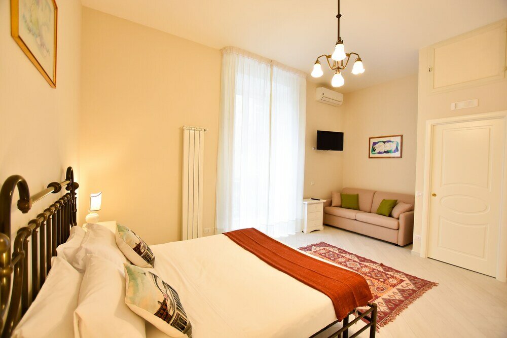 Фото Domus Borbonica