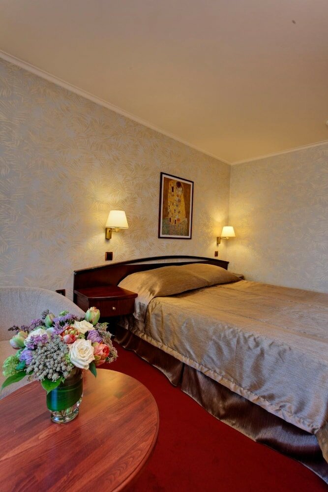 Фото Hotel Capitol