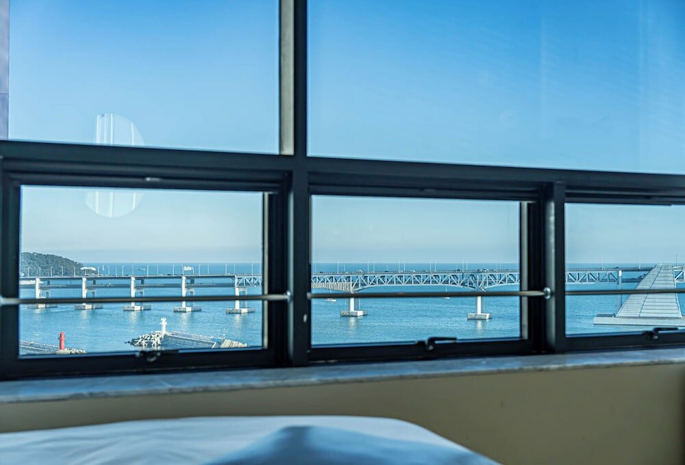 Фото H Avenue Hotel