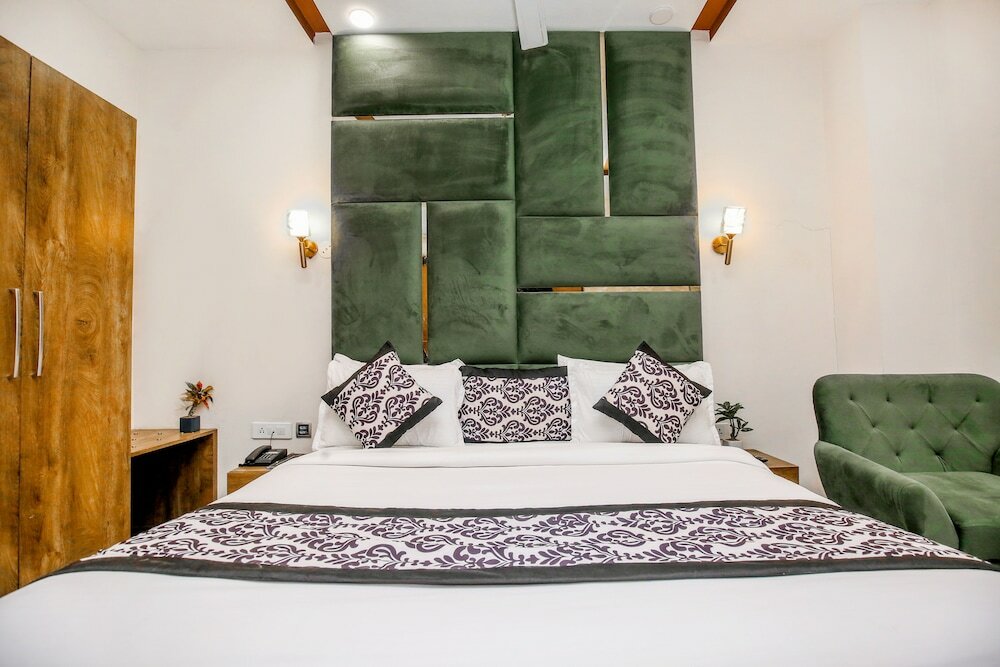 Фото Hotel Karan Residency