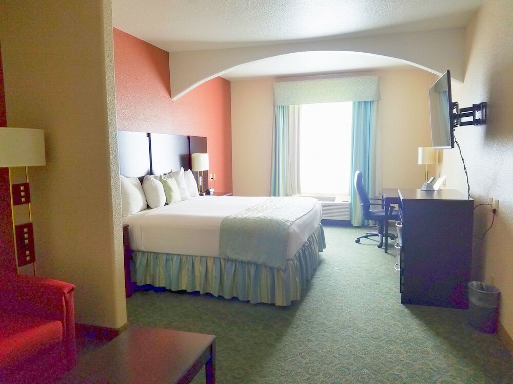 Фото Ramada by Wyndham South Waco