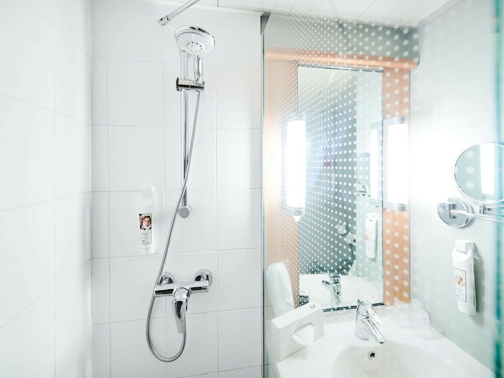 Фото Ibis Lyon Gerland Musée des Confluences