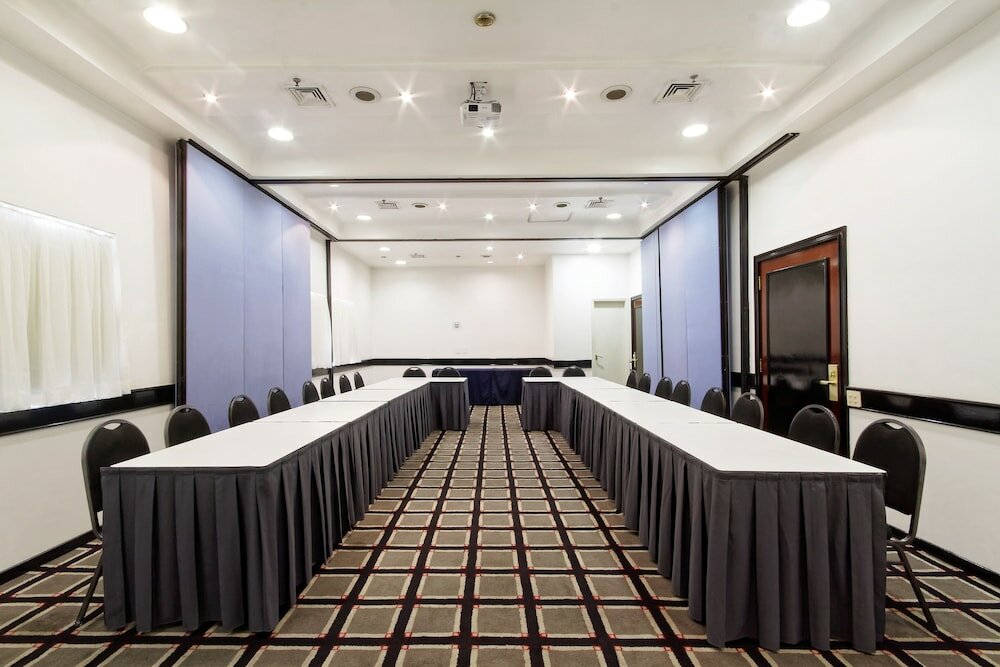 Фото Bristol The Time