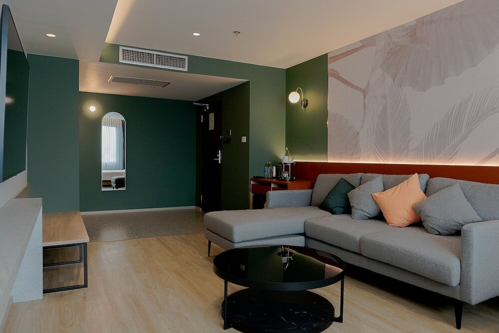 Фото Buri Sriphu Hotel & Convention Centre