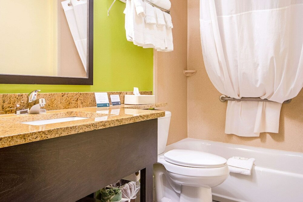 Фото Quality Inn & Suites Glenmont - Albany South