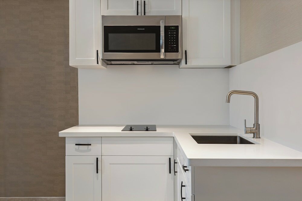 Фото Holiday Inn Express Hotel & Suites Barrie, an Ihg Hotel