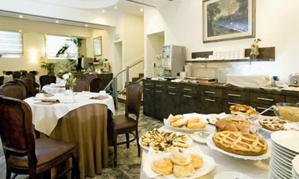 Фото Pinewood Hotel Rome