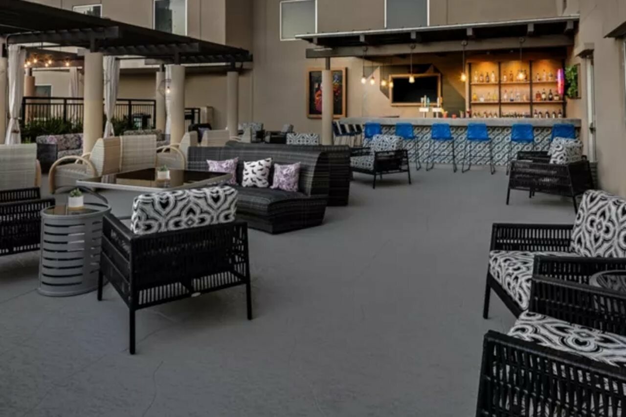 Фото Holiday Inn Express & Suites Austin Downtown - University, an Ihg Hotel