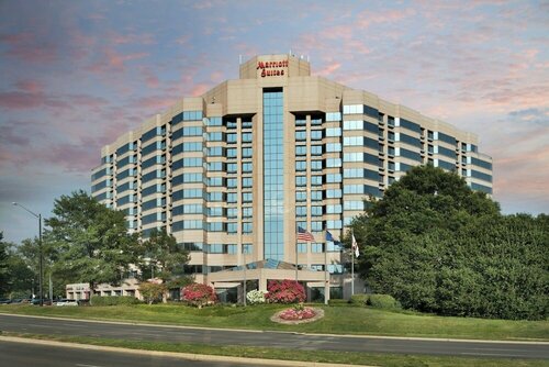 Гостиница Washington Dulles Marriott Suites в Херндоне