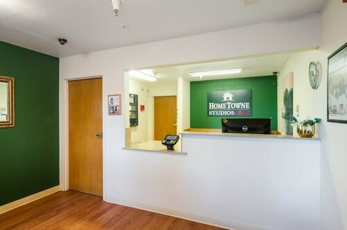 Гостиница HomeTowne Studios by Red Roof Denver - Thornton в Торнтоне