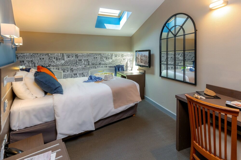 Фото Kyriad Avignon Palais Des Papes