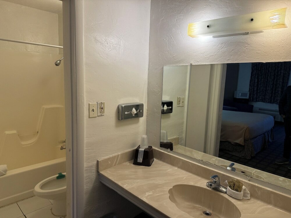 Фото Knights Inn Wendover