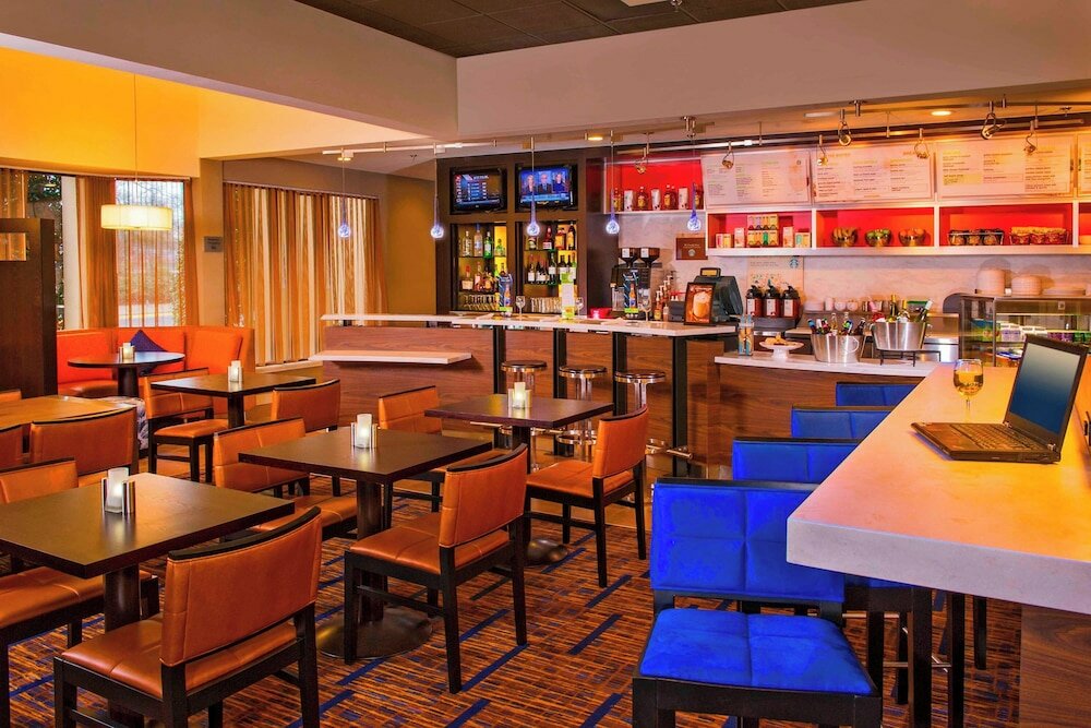 Фото Courtyard by Marriott Virginia Beach Norfolk