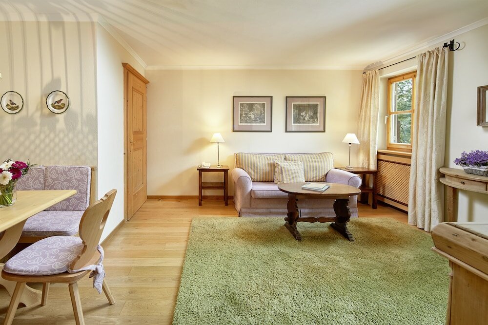 Фото Landsitz Römerhof - Hotel Apartments