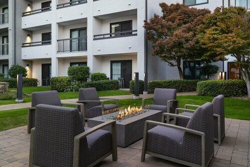 Гостиница Courtyard by Marriott Bakersfield в Бэйкерсфилде