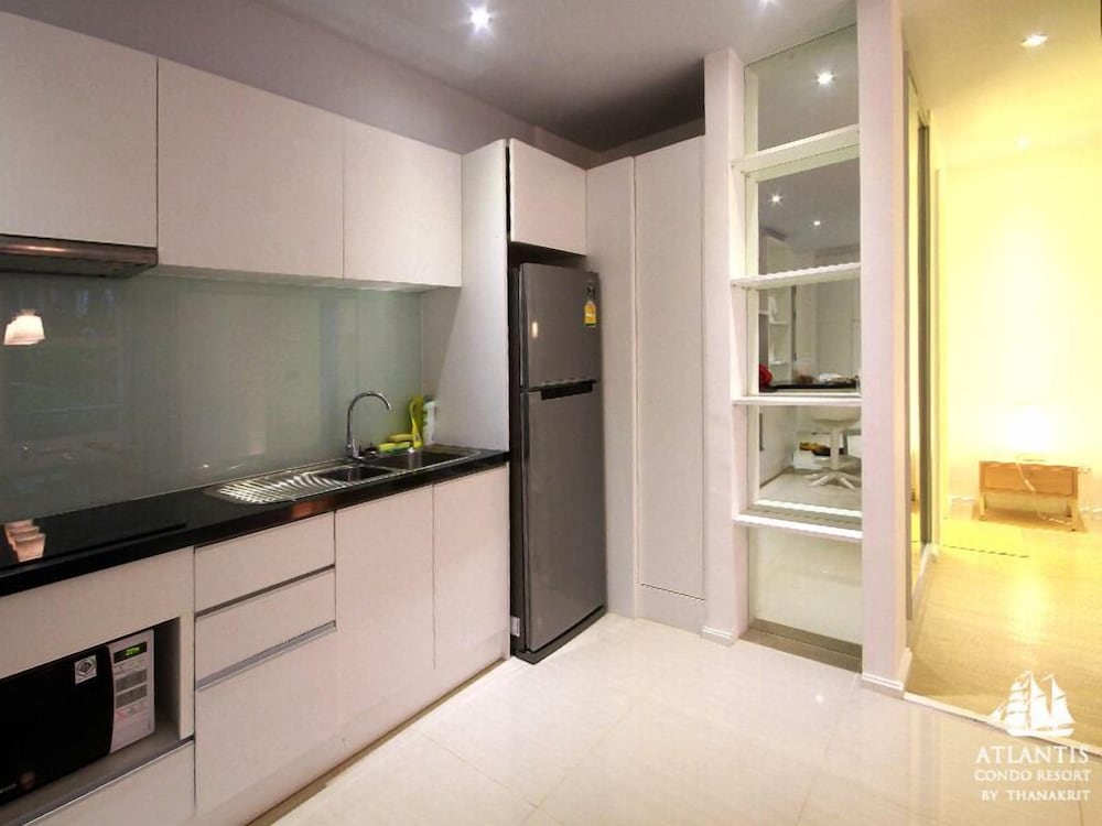 Фото Atlantis Condo & Water Park Pattaya by the Sea