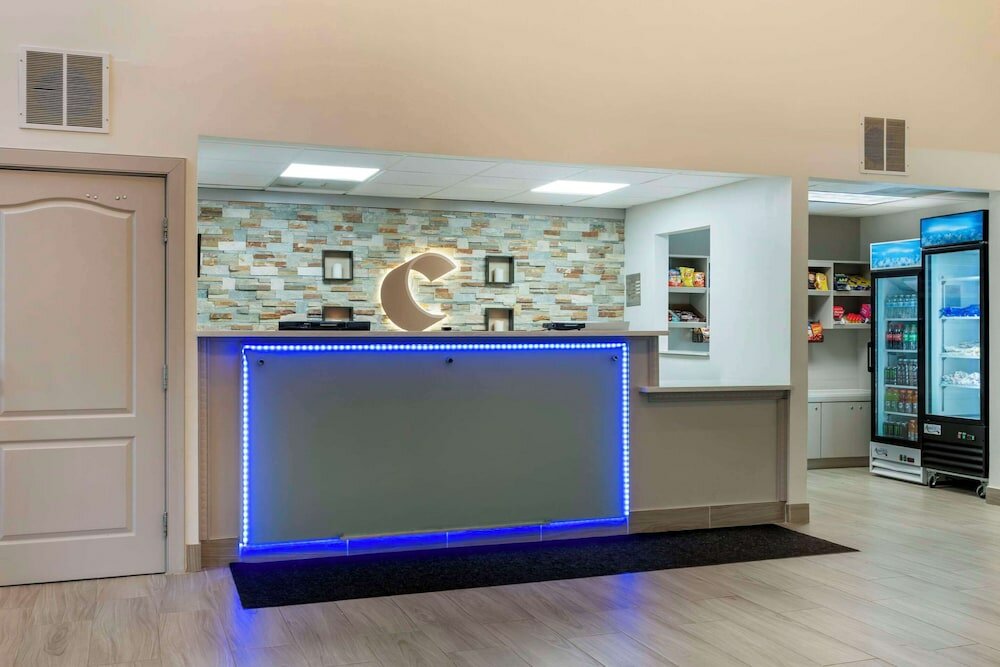 Фото Comfort Suites Elgin