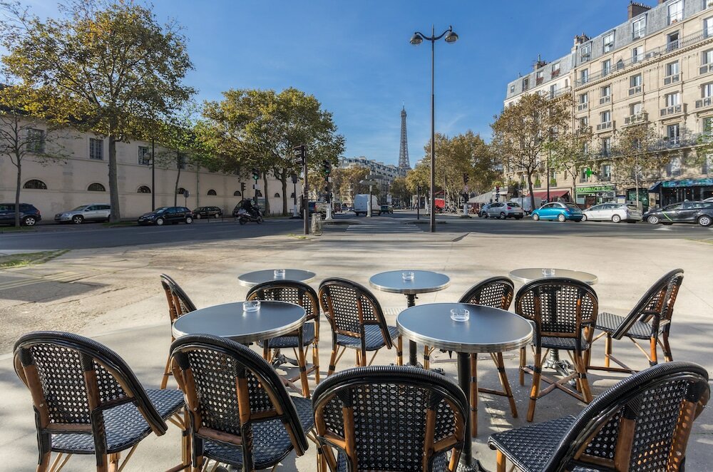 Фото La Comtesse