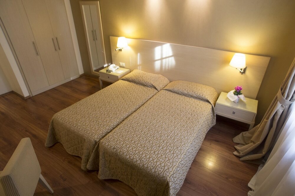 Фото The Tobacco Hotel