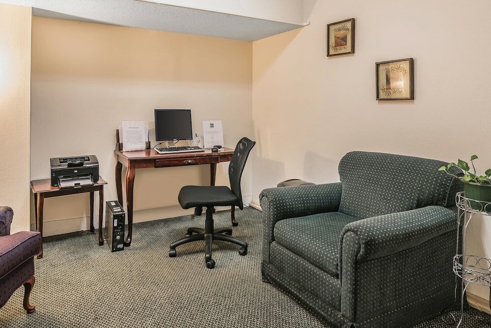 Фото Quality Inn & Suites Albany Airport
