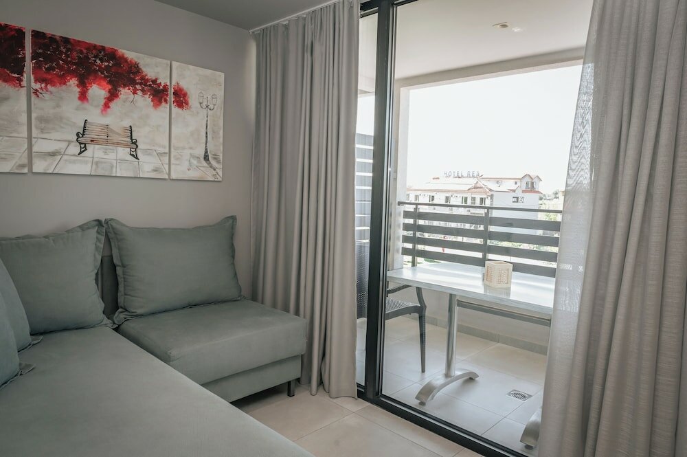 Фото Elizabeth Queen Luxuxy Rooms