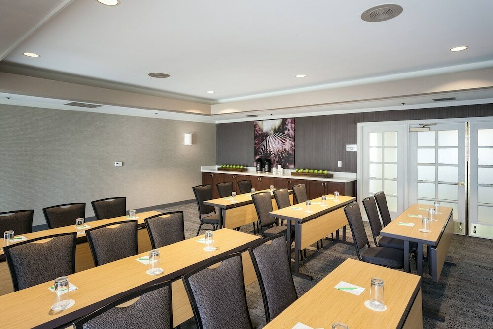 Фото Courtyard by Marriott Stockton