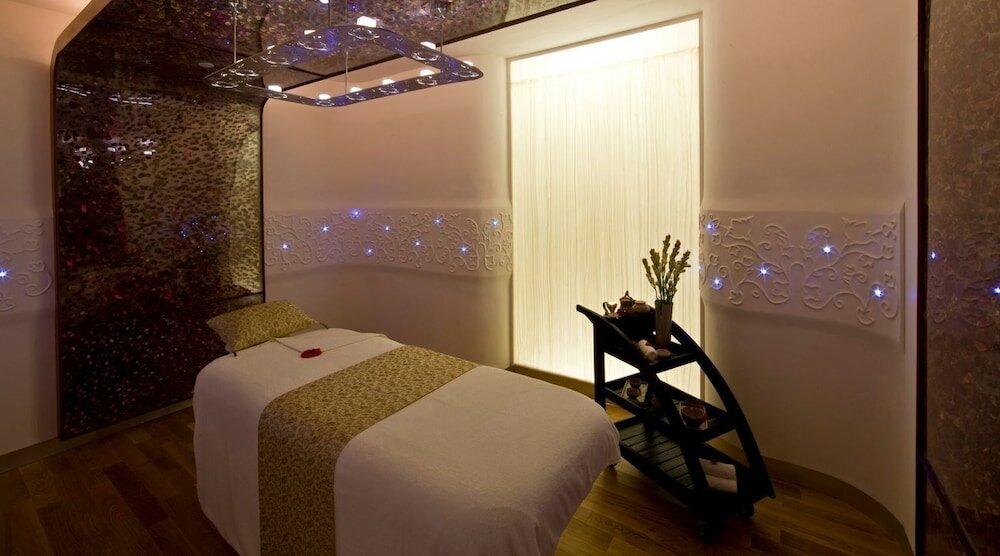 Фото Taj MG Road, Bengaluru