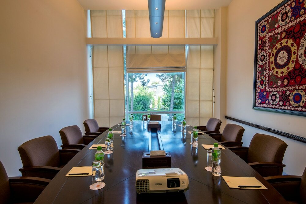 Фото Dushanbe Serena Hotel