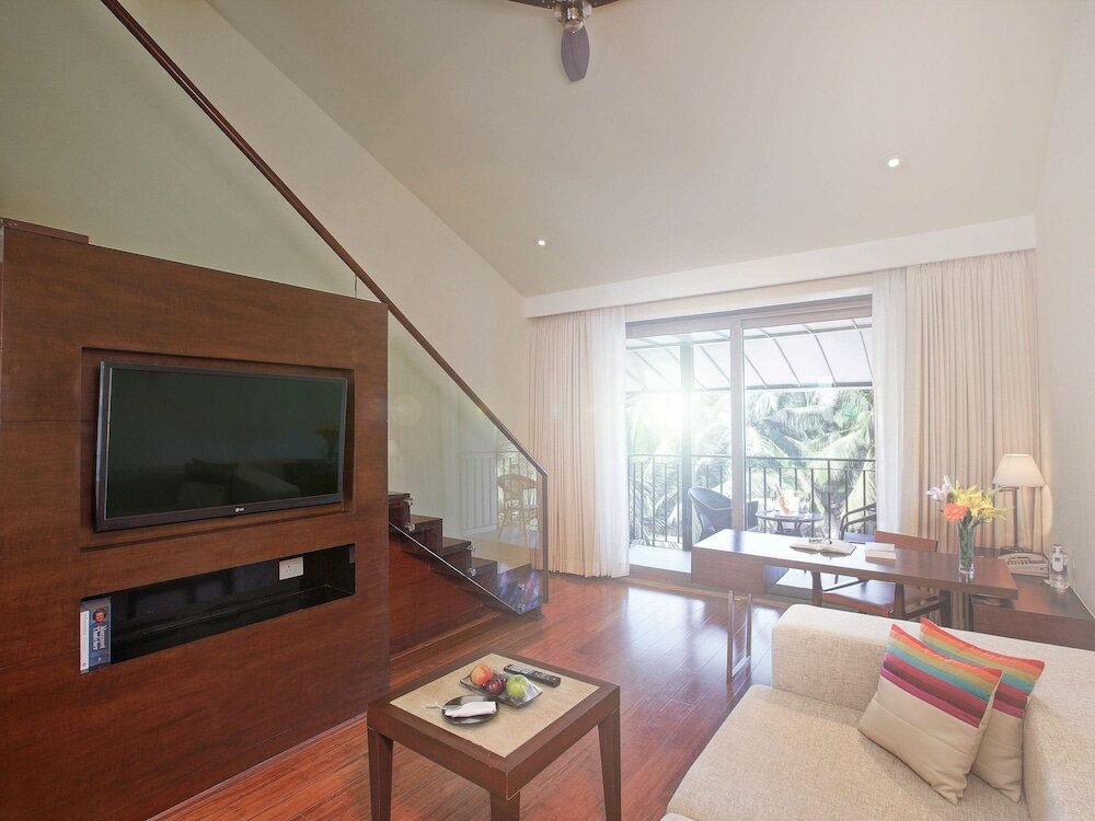 Фото Novotel Goa Candolim Hotel