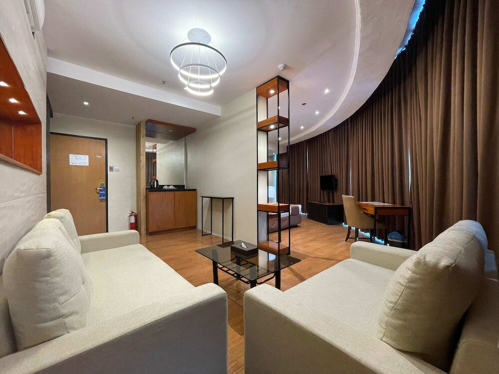 Фото The Golden Peak Hotel & Suites powered by Cocotel