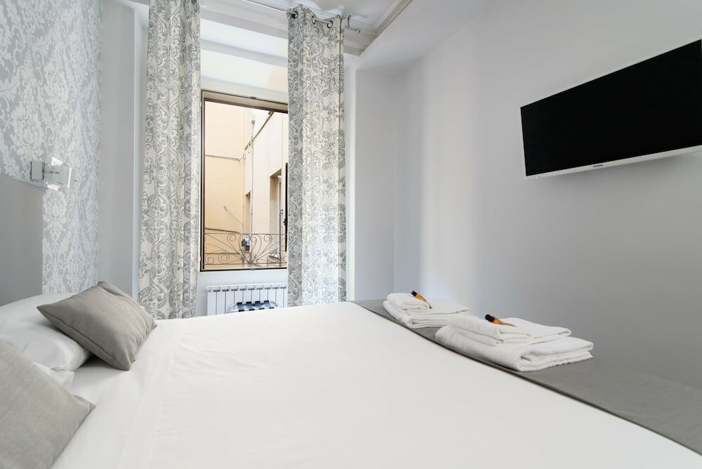 Фото White Caesar Guesthouse