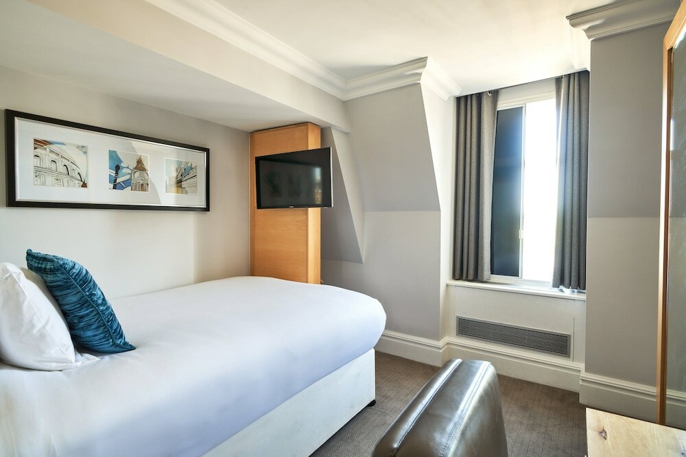 Фото Thistle London Park Lane