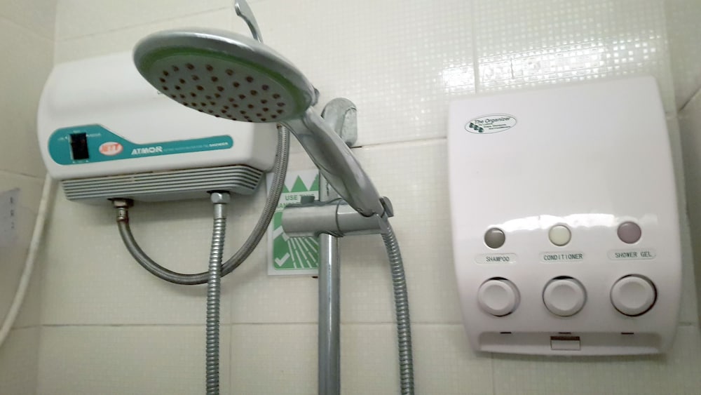 Фото Crossroads Hostel Manila