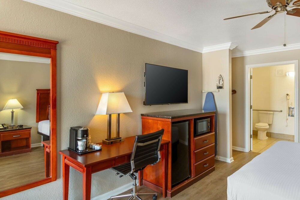 Фото Best Western Heritage Inn