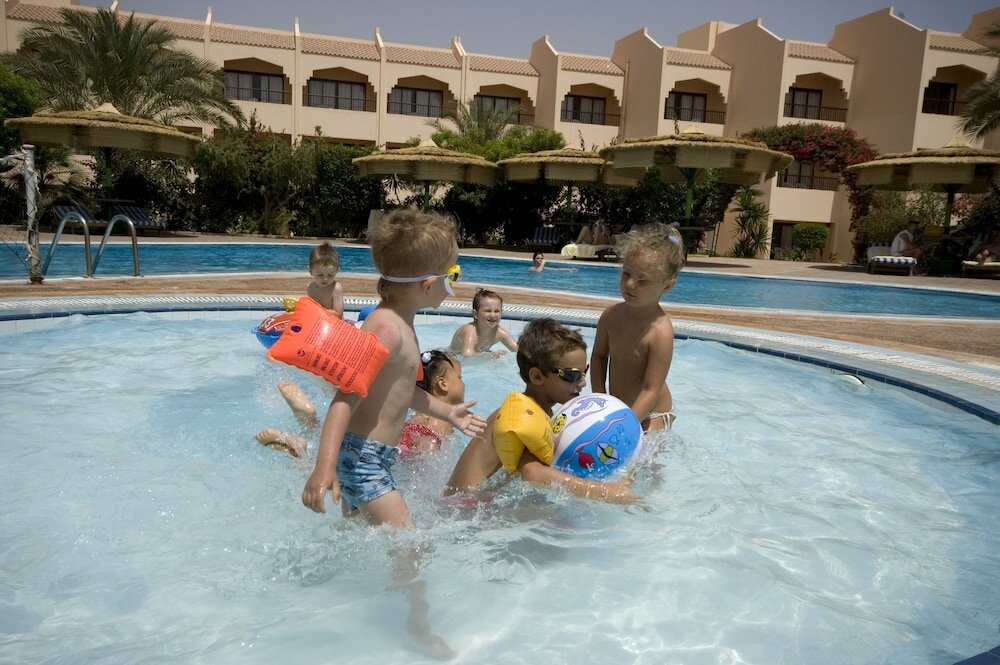 Фото Flamenco Beach and Resort