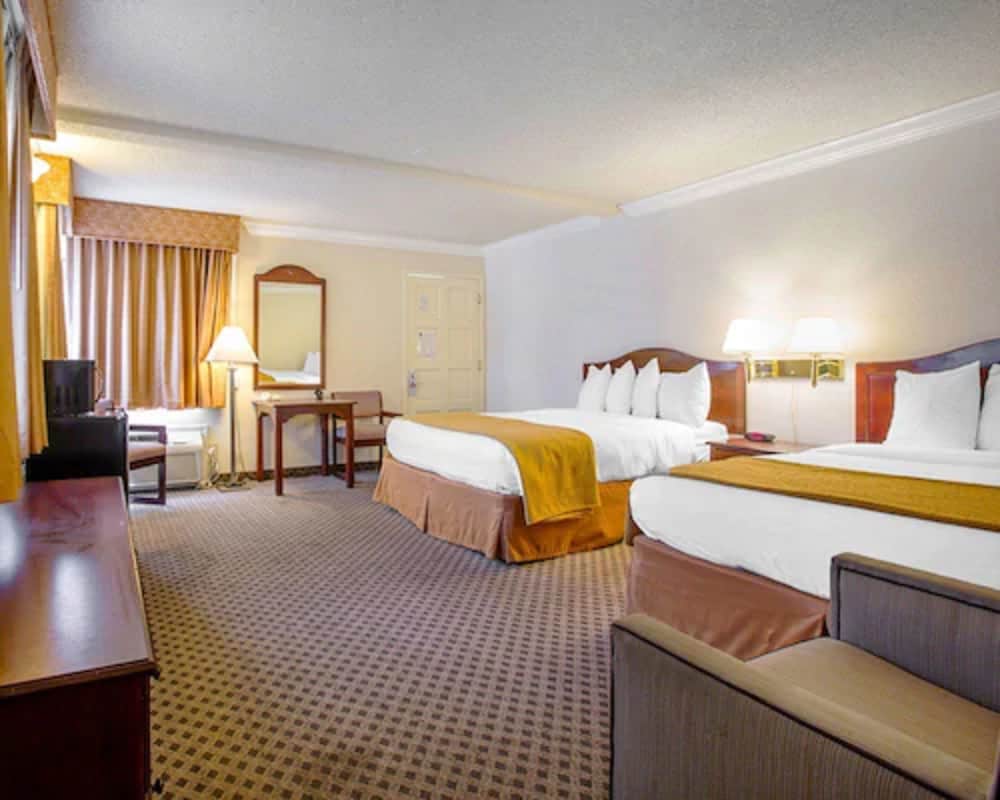 Фото Arbor Inn Monterey