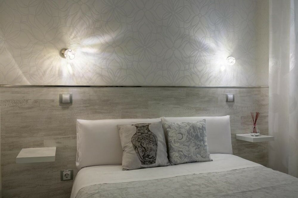 Фото Hostal Met Madrid