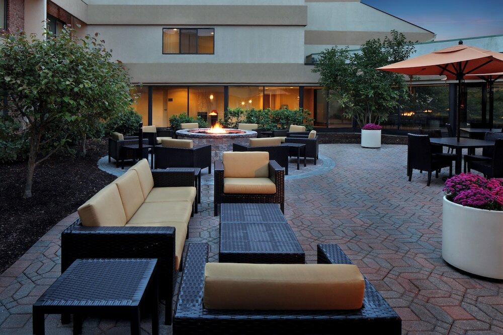Фото Courtyard by Marriott Hartford Cromwell