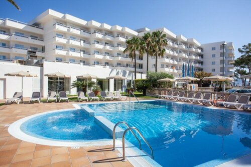 Гостиница Grupotel Los Príncipes & SPA в Пладжа-де-Муро